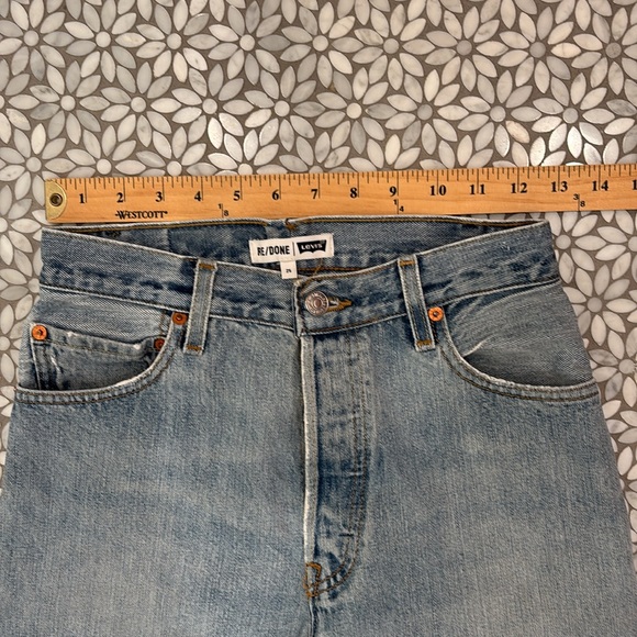 Women's Re/Done x Levi's Boyfriend Jean in Light Wash, Size 25 - Picture 9 of 11